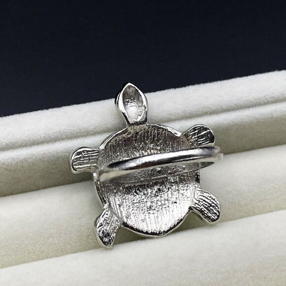 925 Sterling Silver with Glittery Green Enamel Sea Turtle Statement Ring Size 8 - Picture 5 of 9
